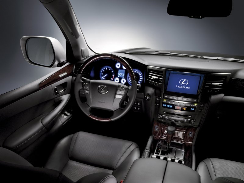 Lexus LX 570 салон