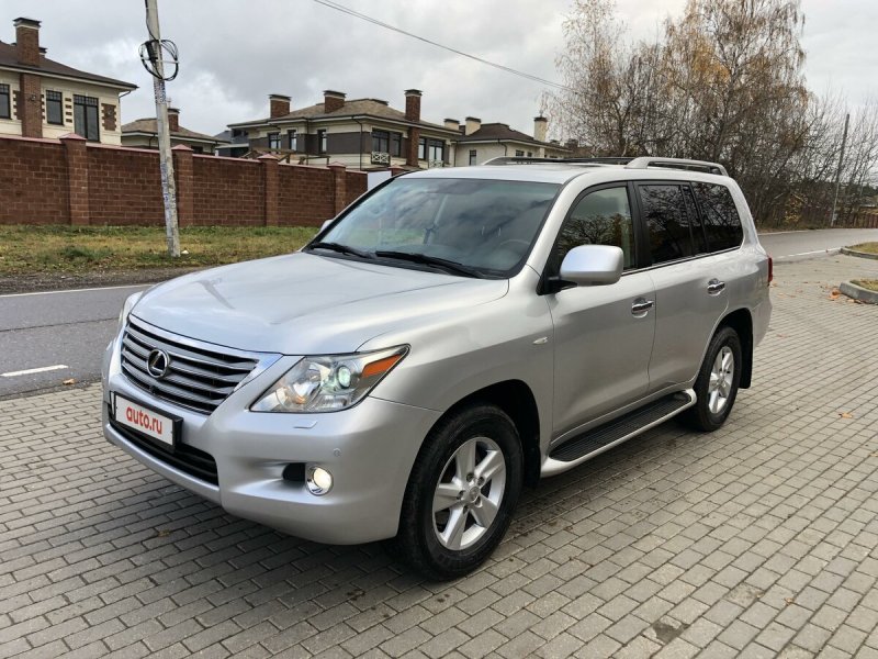 Lexus LX III 570