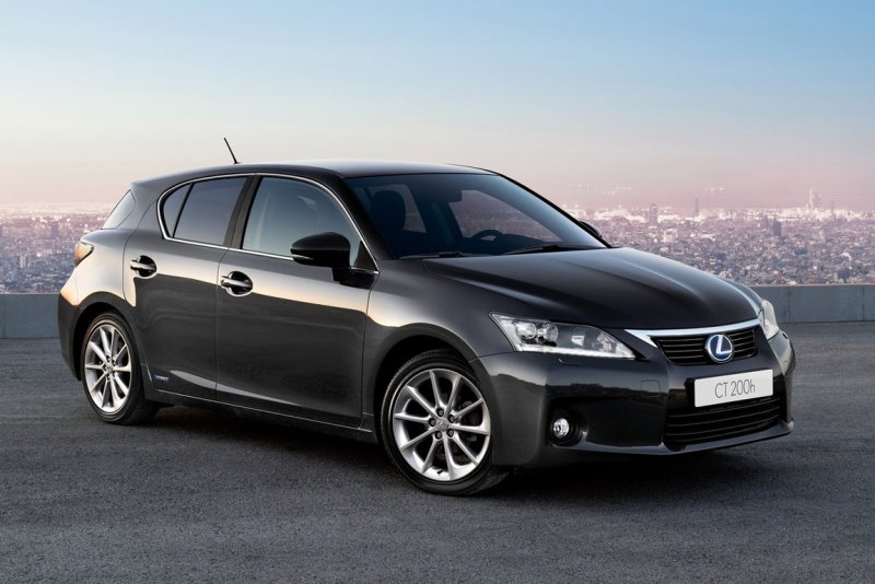 Lexus ct200h 2011