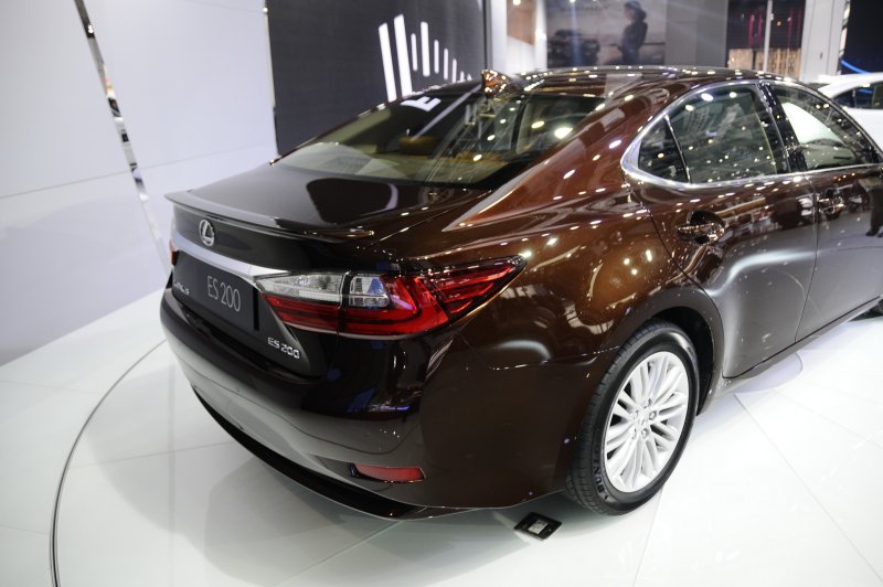 Lexus es 200 2016