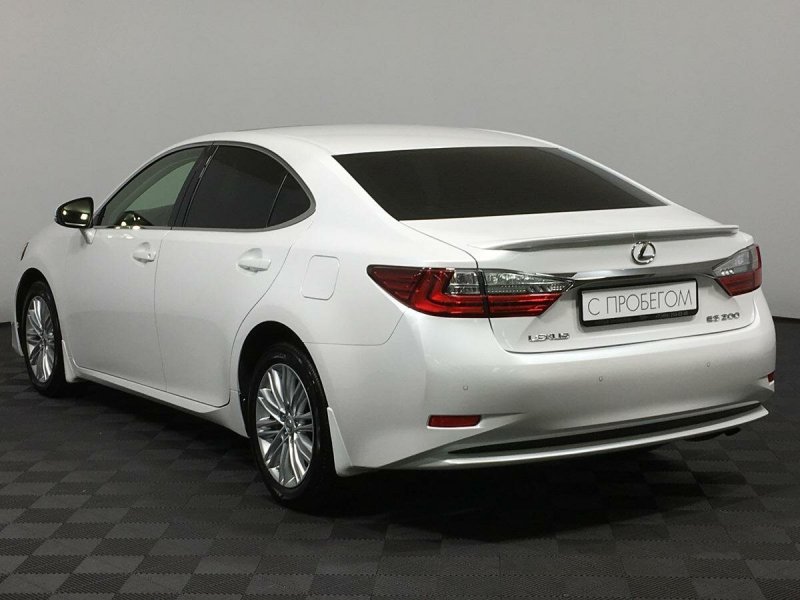 Lexus es 200