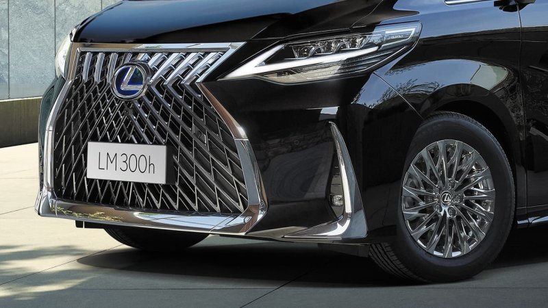 Lexus lm300h 2021