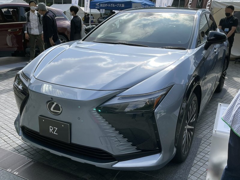 Lexus RZ 450e