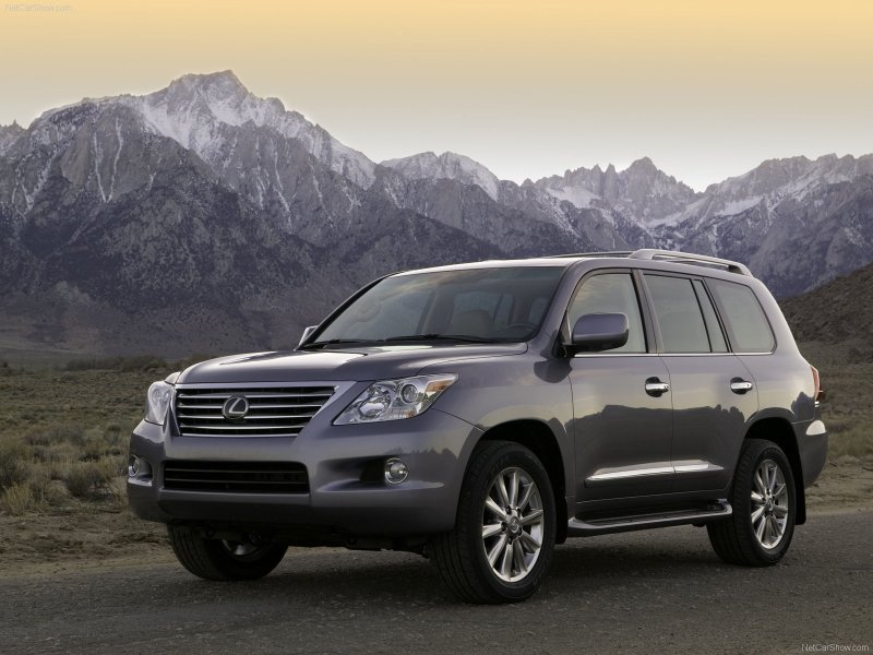 Lexus LX 570 Front