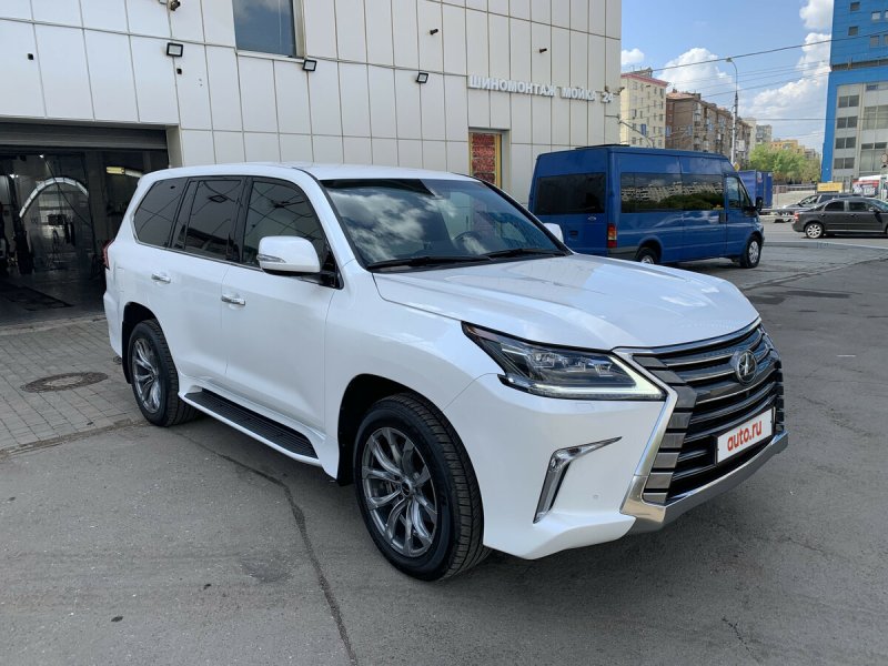 Lexus LX 570 Black Vision 2021