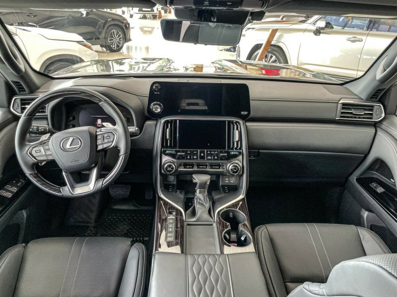 Lexus LX 600 2022 Interior