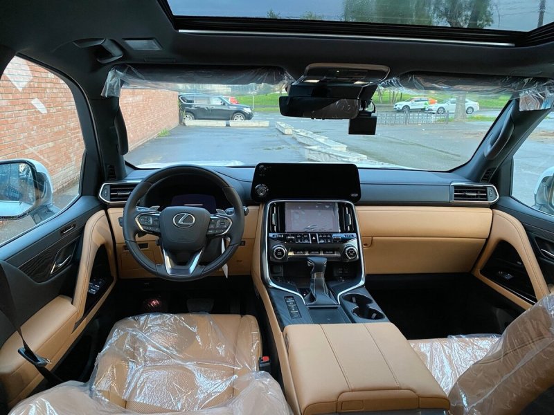Lexus LX 450d салон