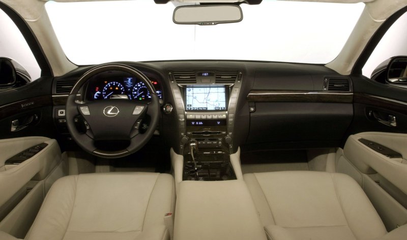 Lexus LX 570 Interior