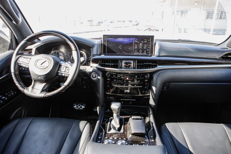 Lexus LX 570 салон