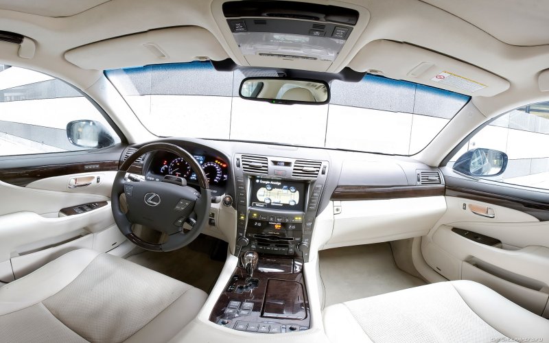 Lexus LX 570 Interior