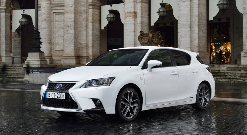 Lexus CT 200h i