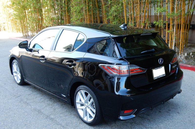 Lexus ct200h 2011