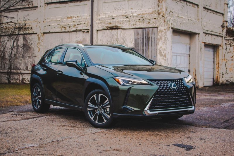 Кроссовер Lexus UX 200