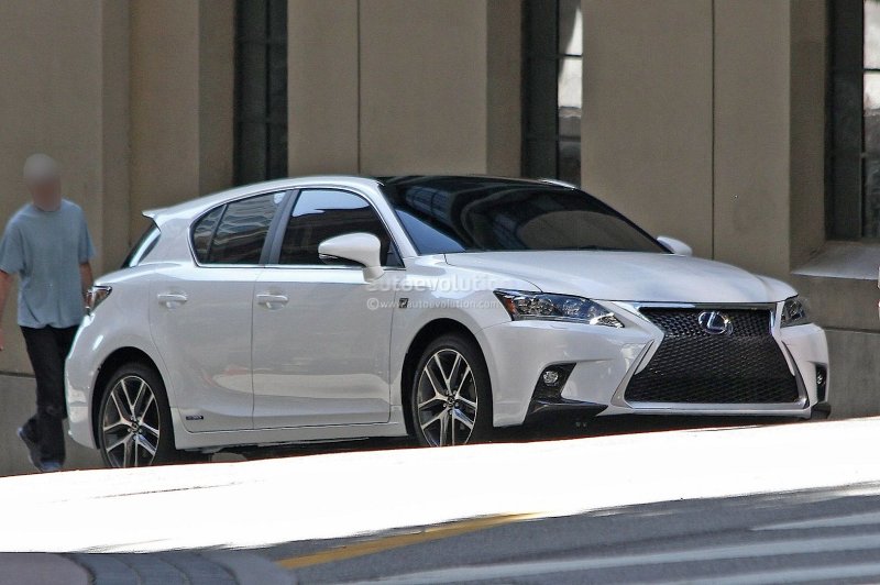 Lexus ct200h 2016