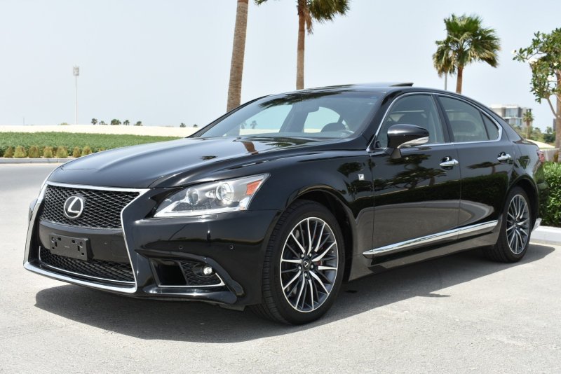 Lexus LS 500 Wald