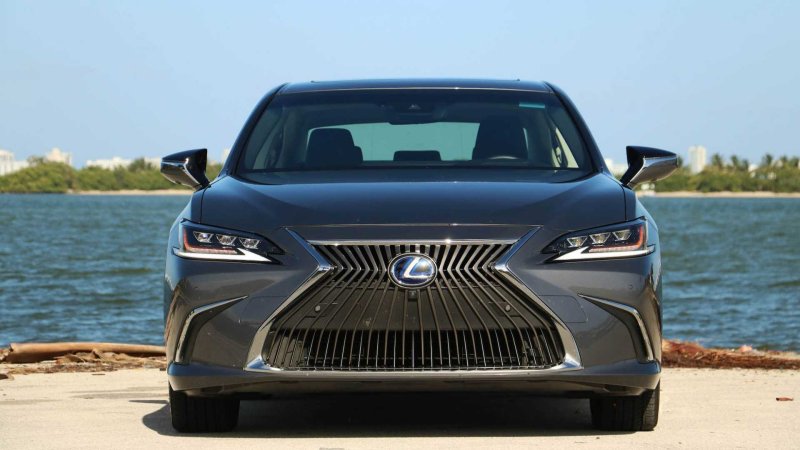 Lexus es 300h f Sport