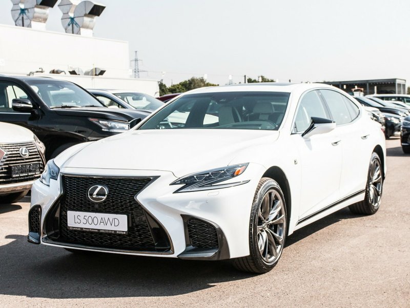 Lexus седан 2014