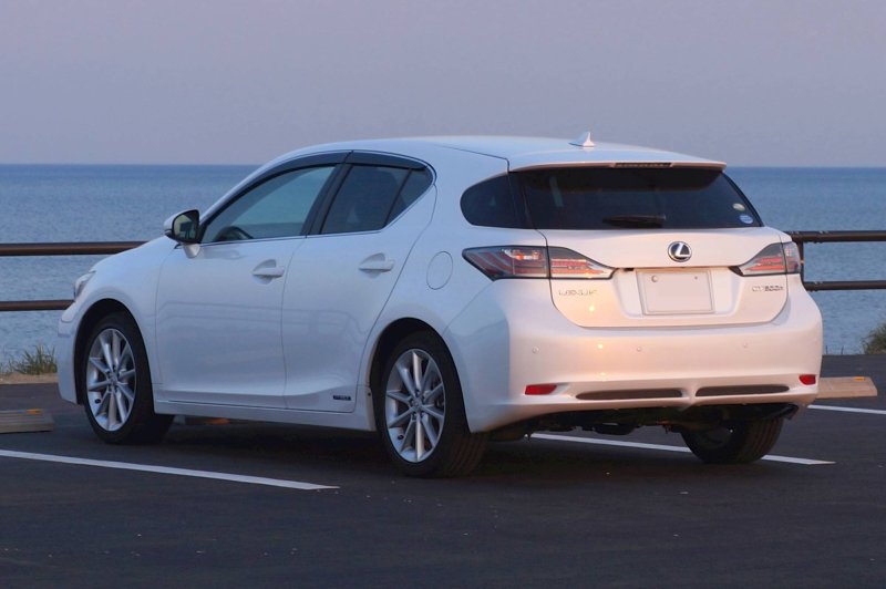 Lexus ct200h 2016