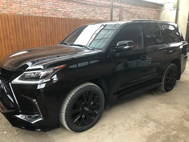 Lexus LX 570 2017 черный