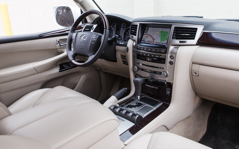 Lexus LX 570 2013 салон