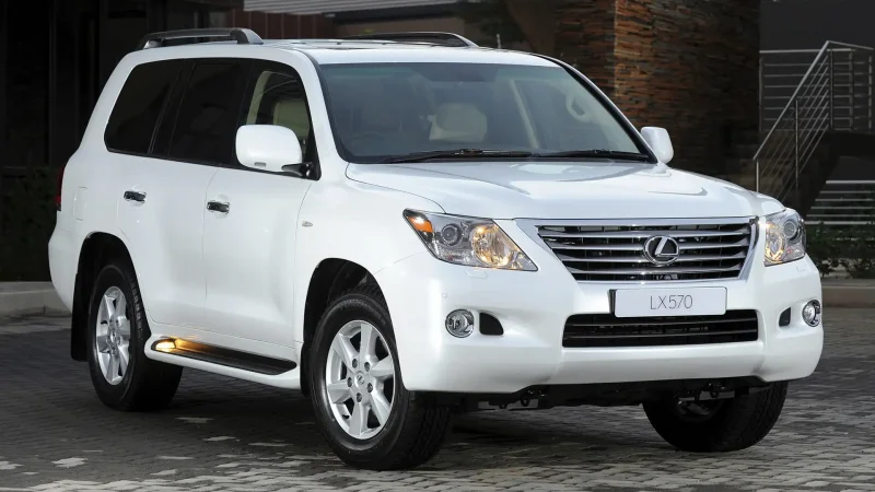 Автомобиль Lexus LX 570