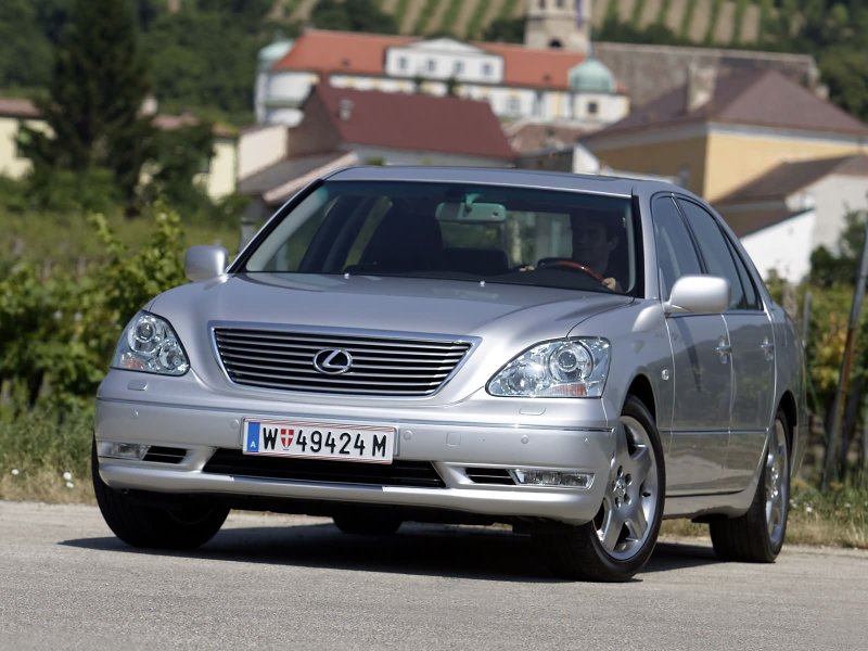 Автомобиль Lexus LS 430