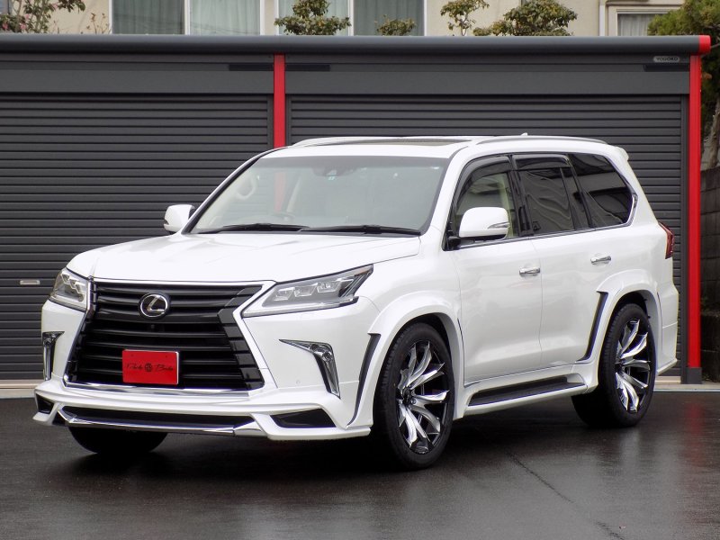 Lexus LX 570 2020 В обвесе