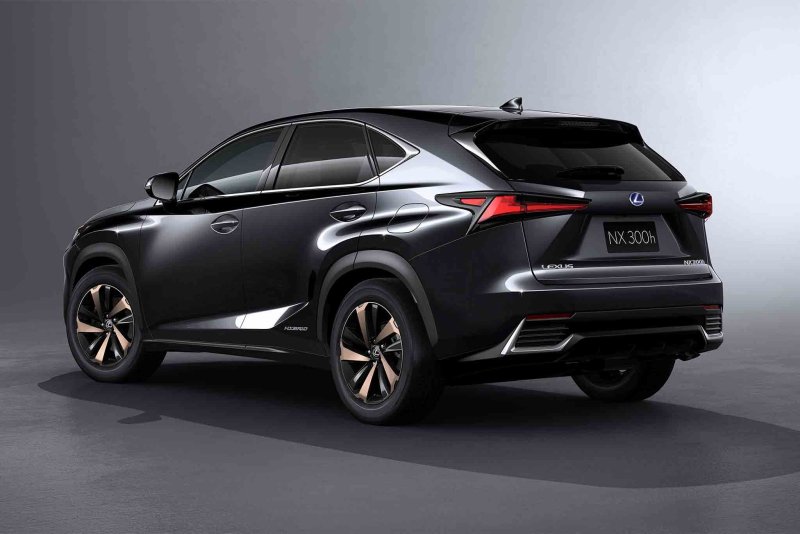 Lexus NX 300 белый