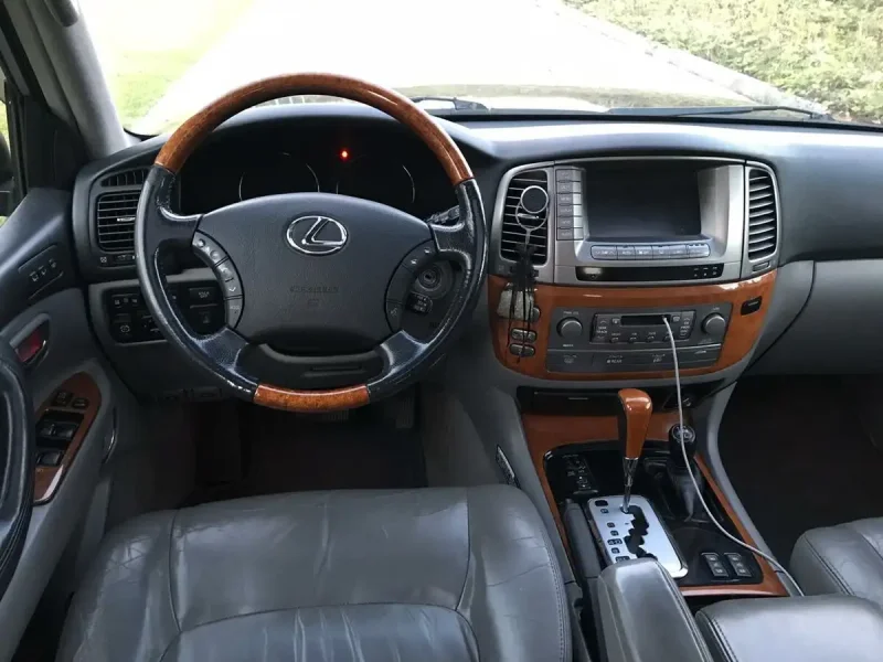 Lexus lx470 2004 Interior