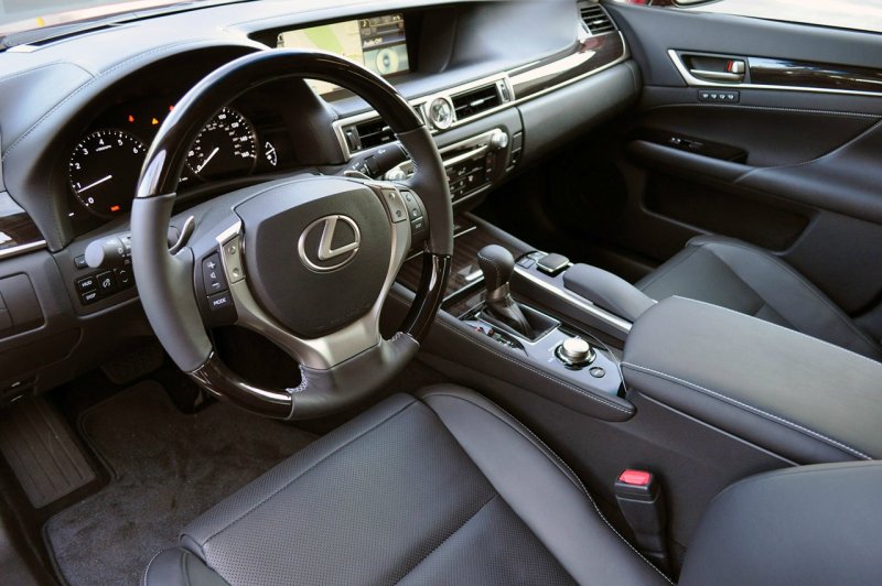 Lexus GS 350 салон