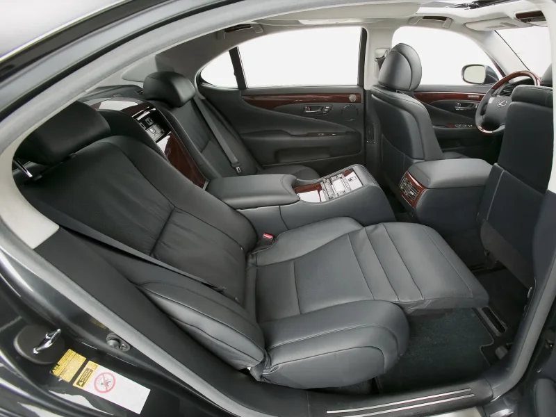 Lexus ls600 салон