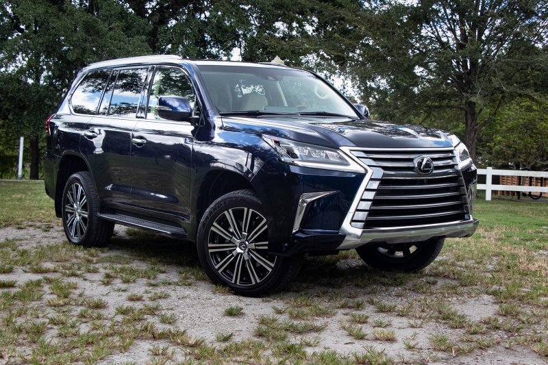 Lexus LX 570 2020 черный