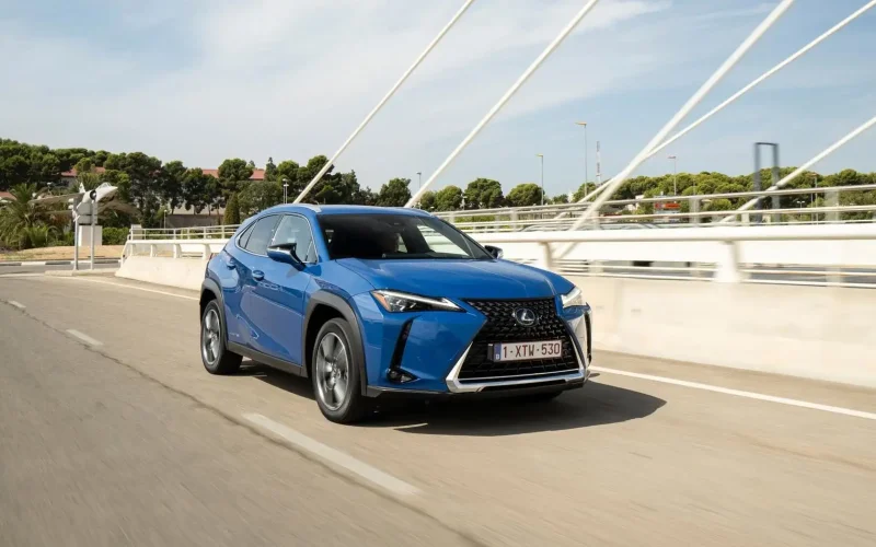 Lexus UX (za10)