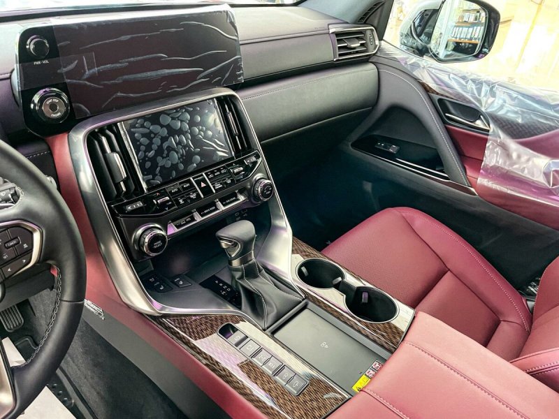 Новый Lexus LX 570 2022