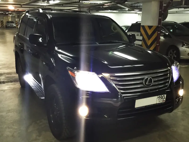 Lexus LX 570 2008 салон