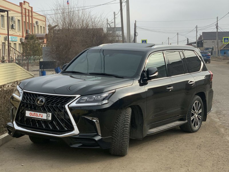 Lexus LX 570 2017 черный