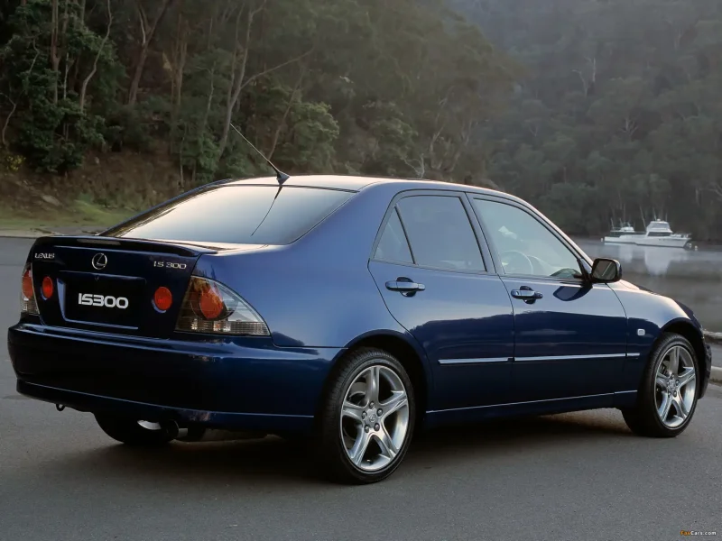 Lexus is 200 SPORTCROSS