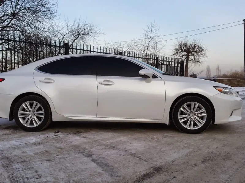 Lexus es белый 2012