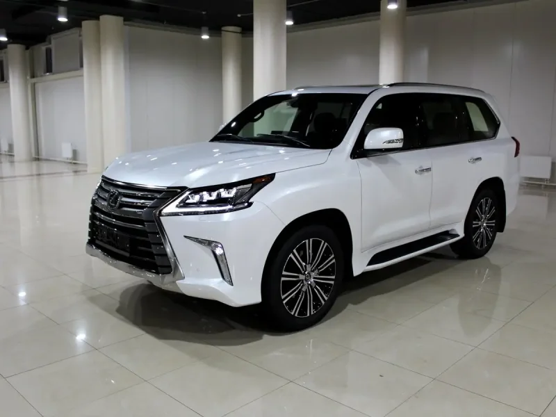 Lexus LX 570 белый