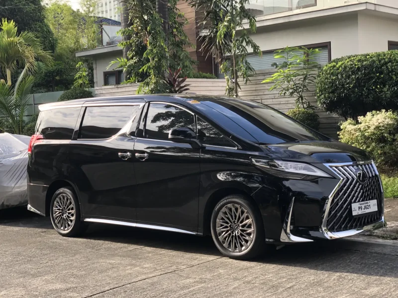 Lexus LM 300h 2020