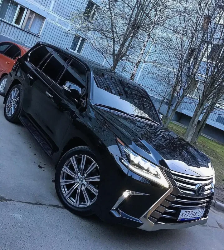 Lexus LX 570 черный тонированный