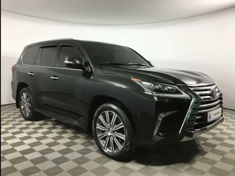 Lexus LX 570 черный