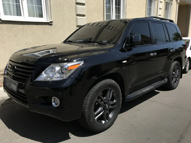 Lexus LX 570 тонированный бандит