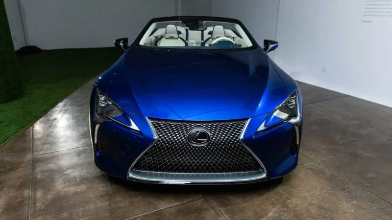 Lexus 8c400 модель