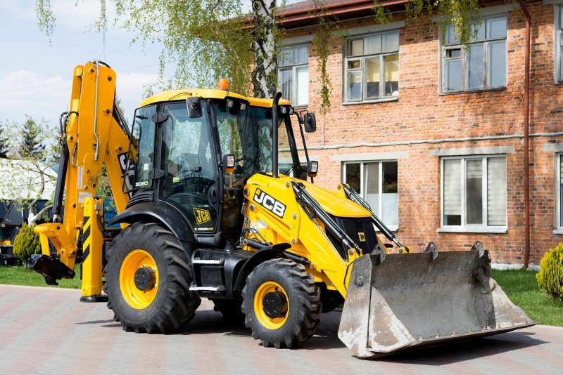 Трактор JCB 3cx