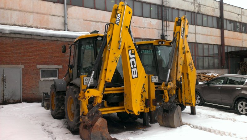 Экскаватор-погрузчик JCB 4cx с гидромолотом