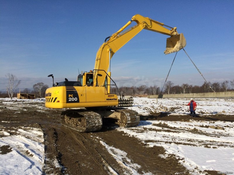 Гусеничный экскаватор Komatsu pc200