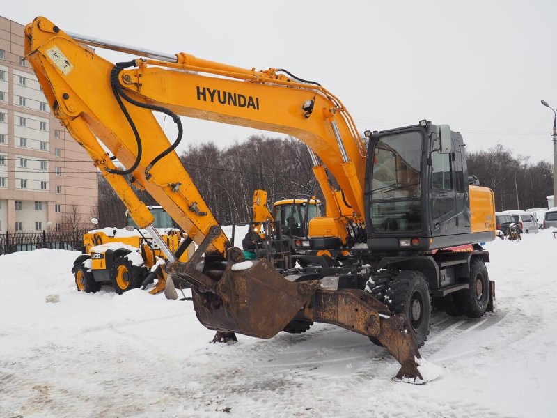 Колесный экскаватор Hyundai r170