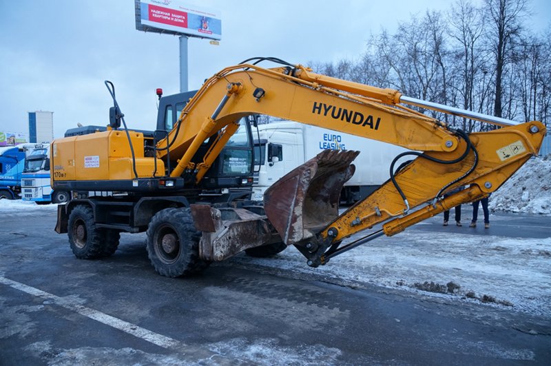 Колесный экскаватор Hyundai r170