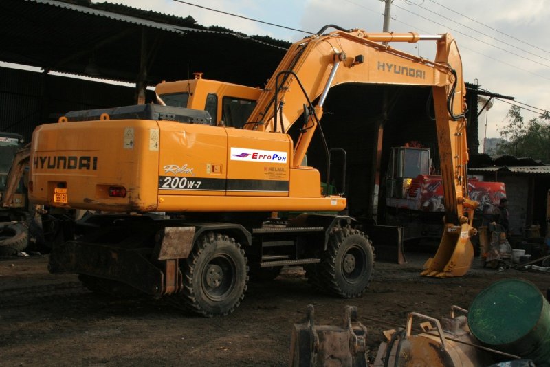 Экскаватор Hyundai 200w-7